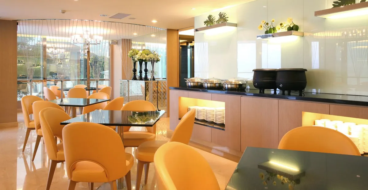 亞覓餐酒館日光用餐區｜日月潭浪漫餐廳環境